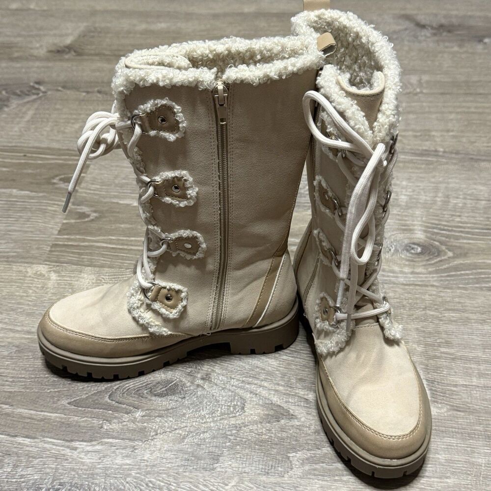 BCBG Girls Faux Fur Lace-Up Winter Snow Boots Beige Cream Sherpa Lined Size 3